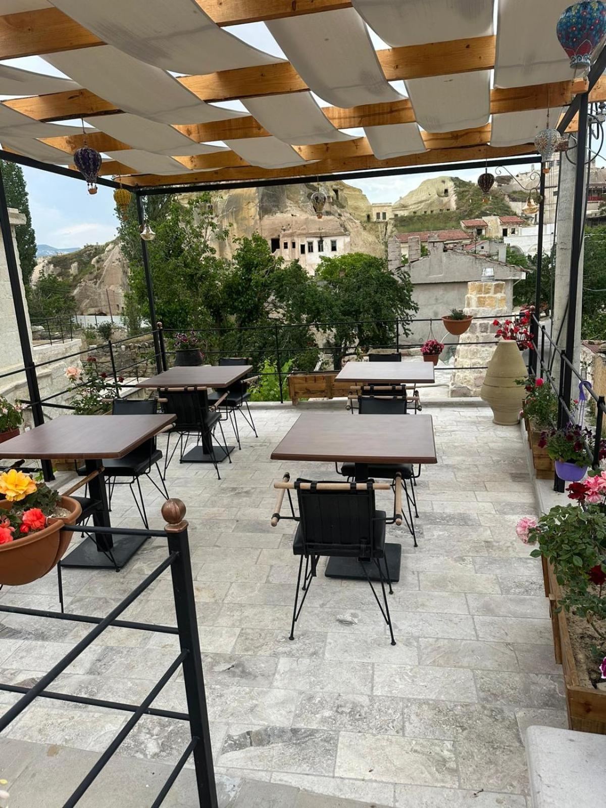 Bayar Cave Suites Юргюп Екстериор снимка