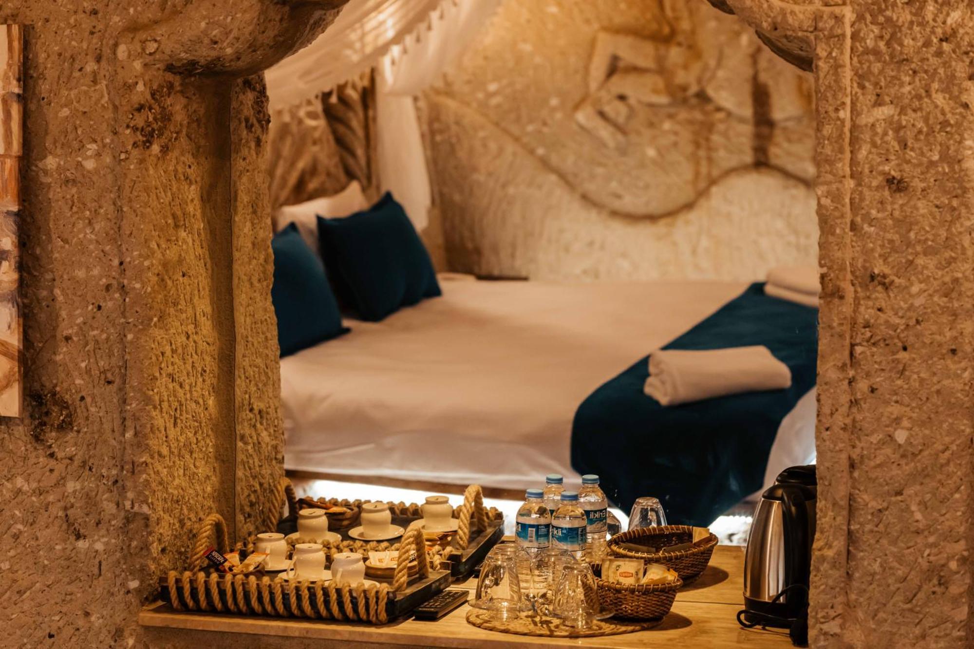 Bayar Cave Suites Юргюп Екстериор снимка