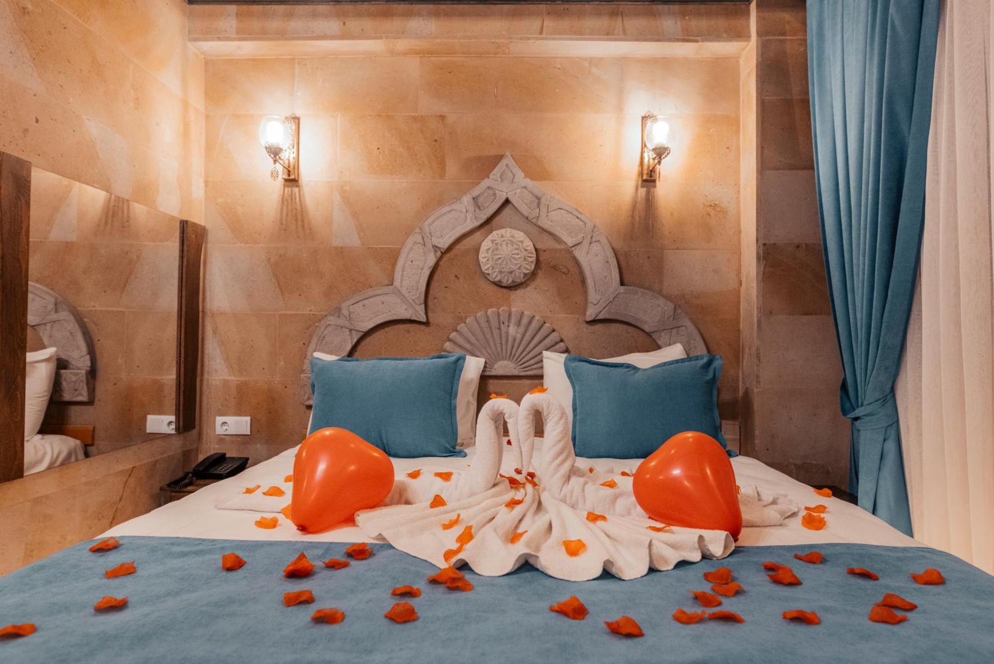 Bayar Cave Suites Юргюп Екстериор снимка